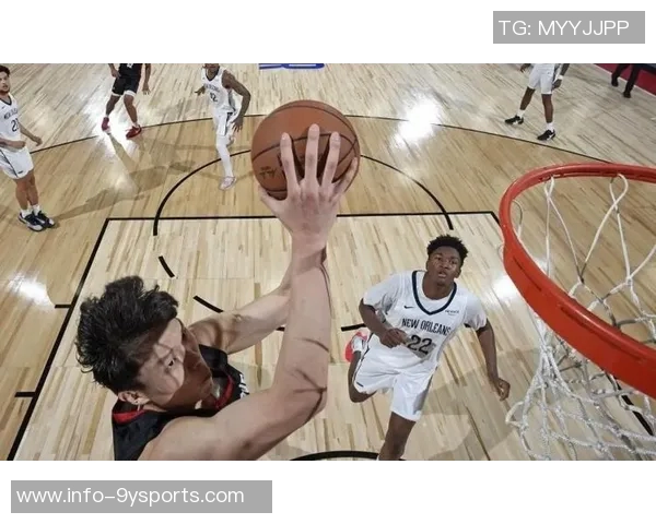 杨瀚森防守表现不佳面对挡拆和波斯特三分显得犹豫不决