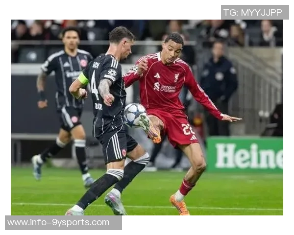 迪福分析认为埃基蒂克更适合担任红军9号位超越伊萨克