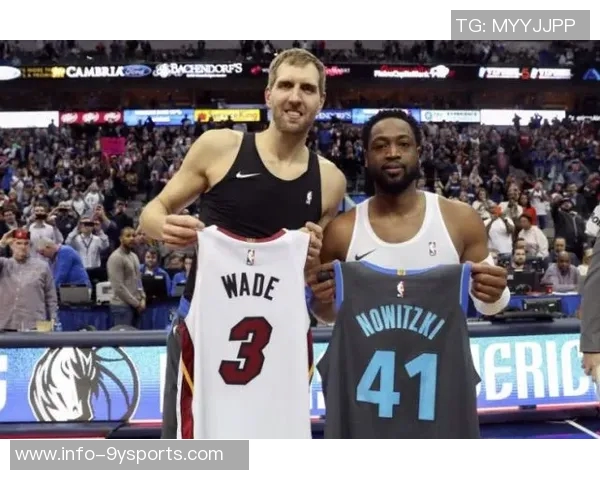 库里回忆2015全明星赛空接助攻诺维茨基瞬间令人难忘